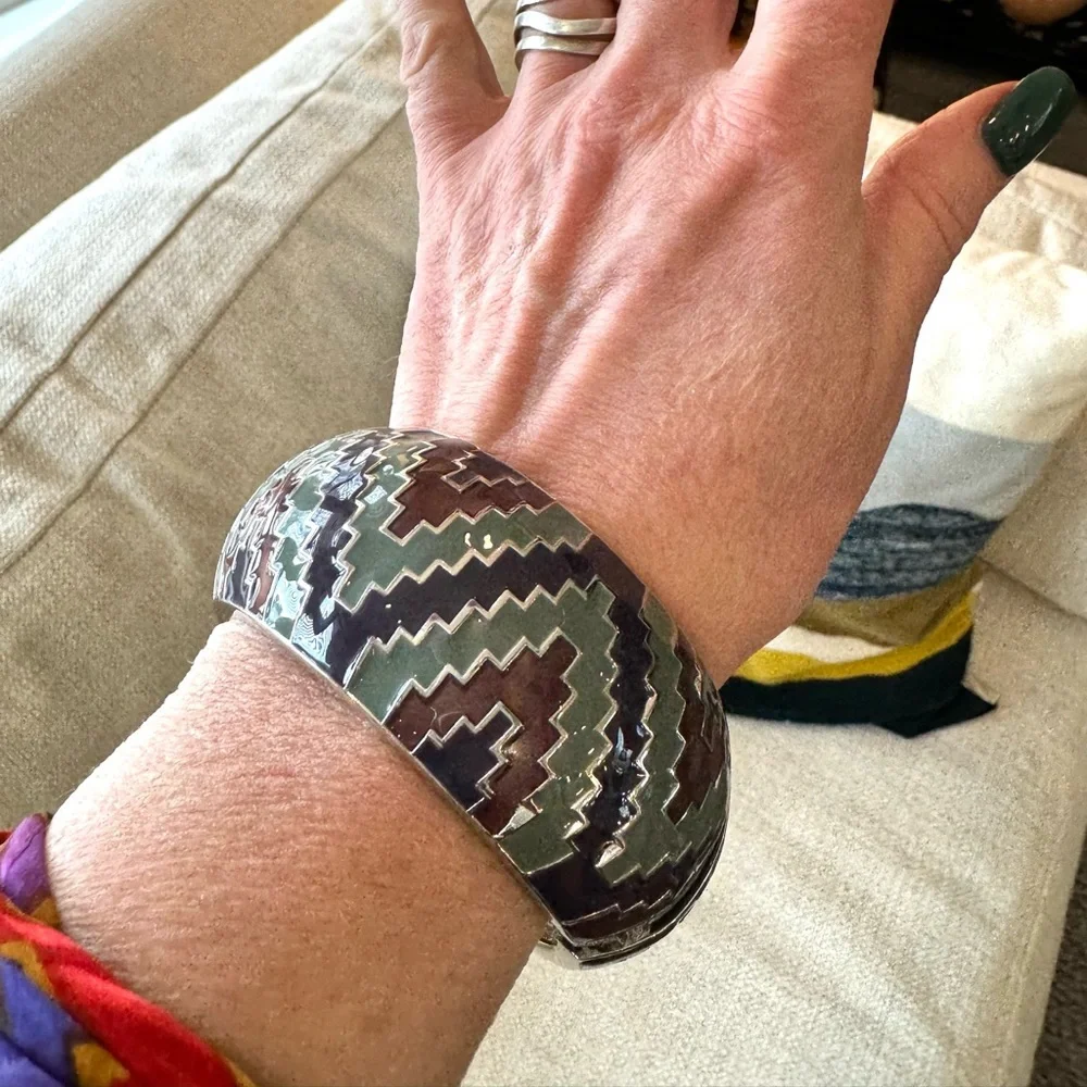 Aztec Pattern Enameled Clamper Bracelet - Picture 8 of 10